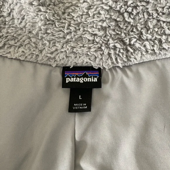 Patagonia women’s grey full zip vest, size large - Picture 2 of 8